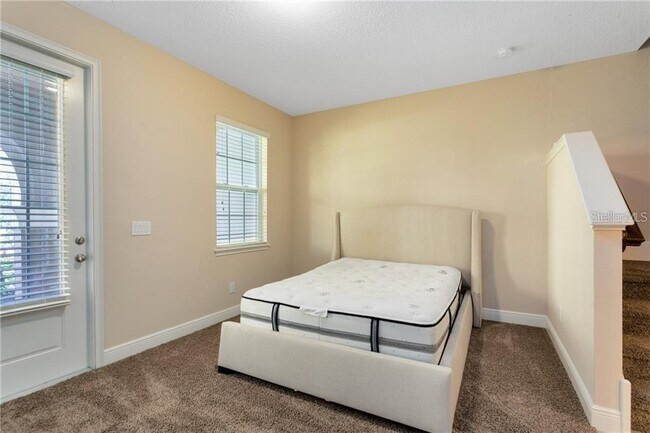 Building Photo - 1412 Lobelia Dr