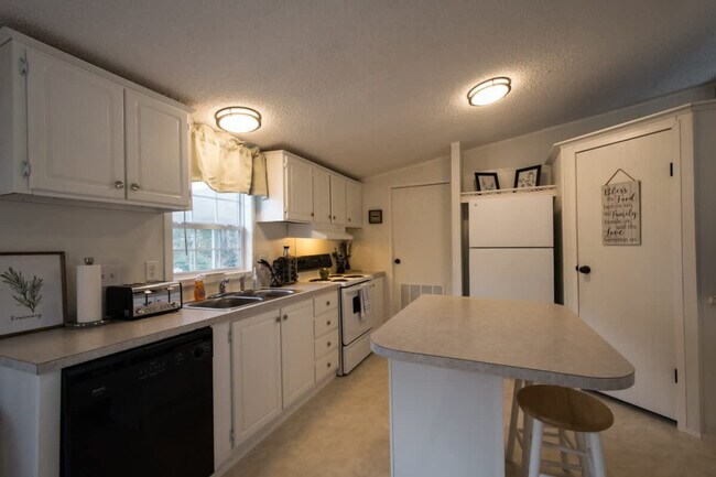 Building Photo - 224 Prestwood Ln