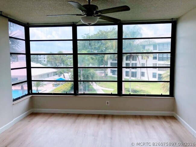 Building Photo - 1721 Whitehall Dr
