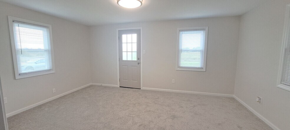 Building Photo - 307 E Norwayne Alumni Way