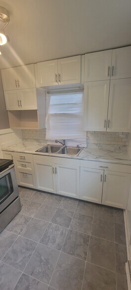 Building Photo - 2112 Ferrol St