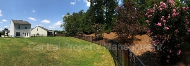 Building Photo - 547 Clairidge Dr