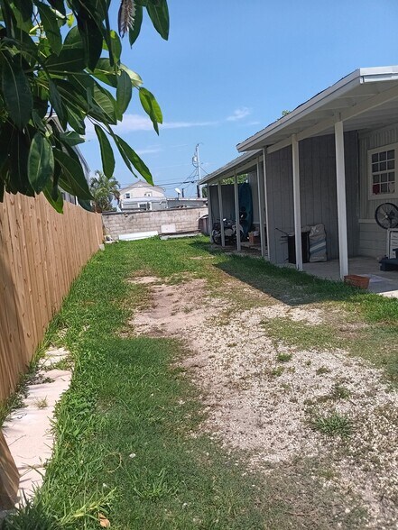 Building Photo - 34G Miriam St