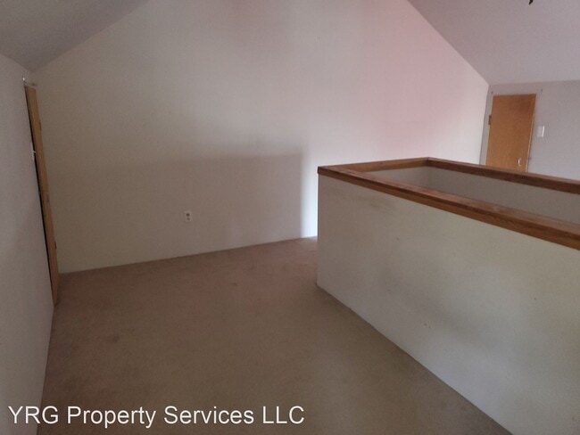 Building Photo - 3 br, 1 bath House - 14 N College Street
