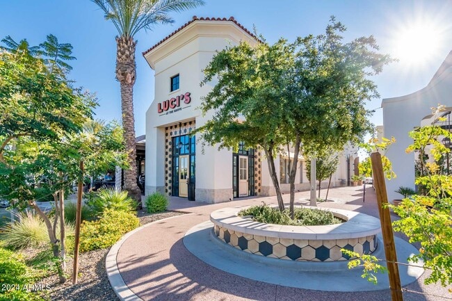 Building Photo - 7526 Via De Ln