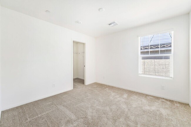 Building Photo - Modern Open-Concept Home with Loft & Designer Finishes in Inspirada!