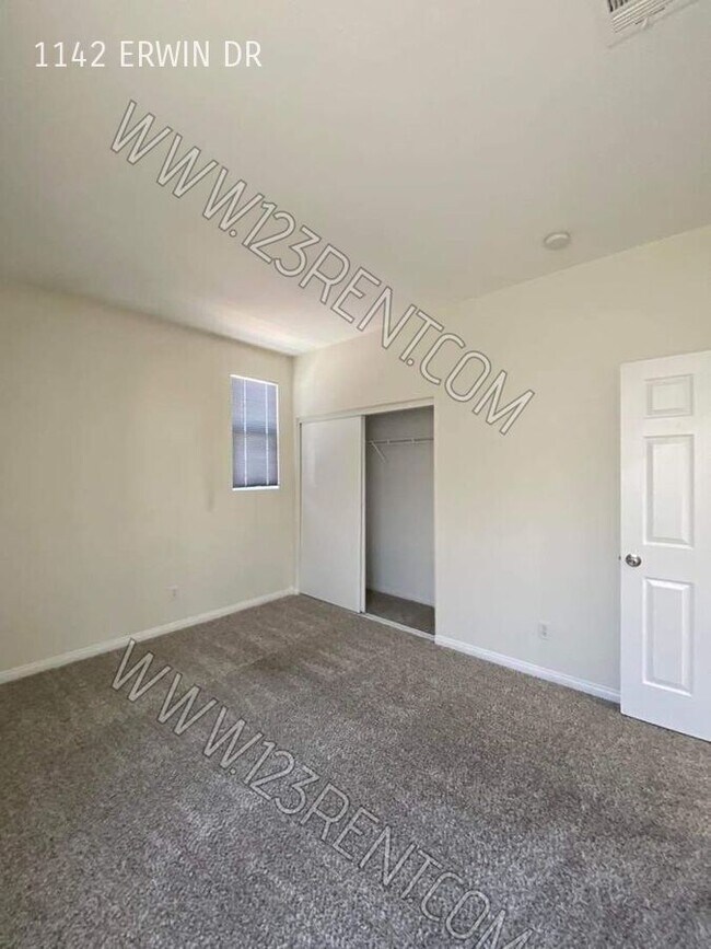 Building Photo - 1142 Erwin Dr