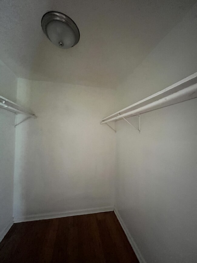Building Photo - 406 W Ripley Ave