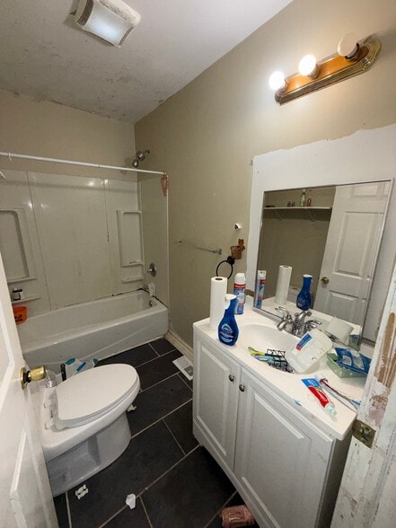 Building Photo - 1309 Barney Ave