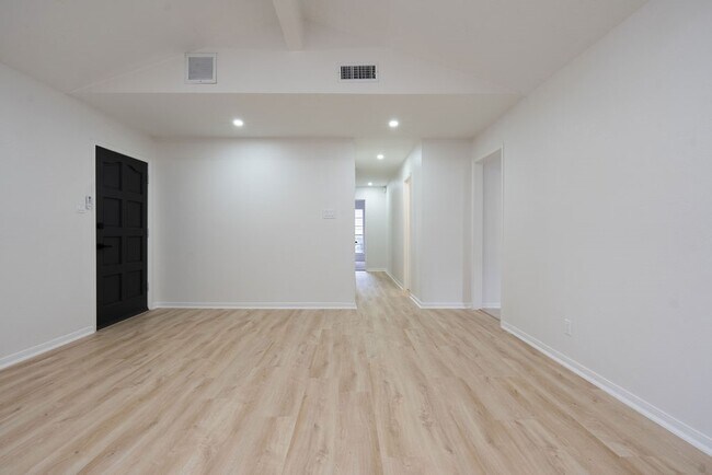 Building Photo - 23230 Briarcreek Blvd