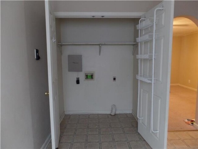 Building Photo - 3 Bedroom 1 Bathroom Home!