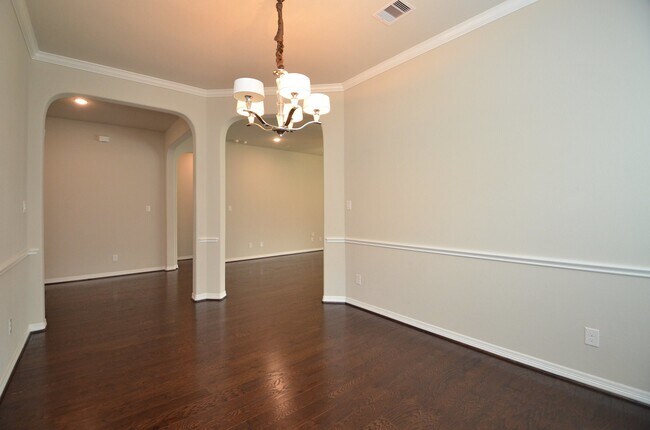 Building Photo - 11134 Honeysuckle Haven Dr