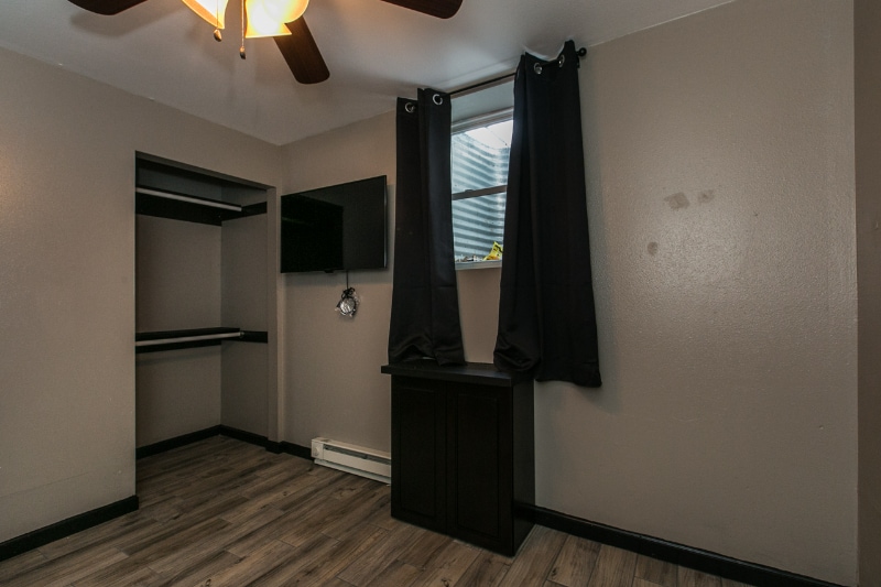 Building Photo - 567 Loras Blvd