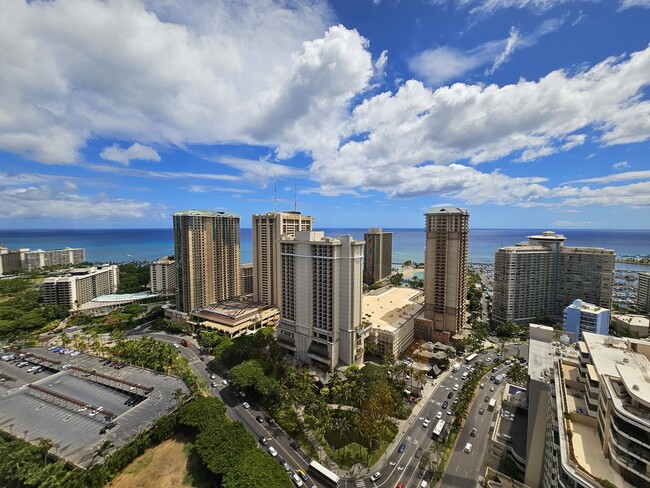 Building Photo - 1910 Ala Moana Blvd