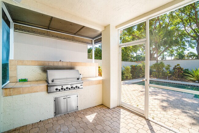 Building Photo - 6213 NW 21st Ct