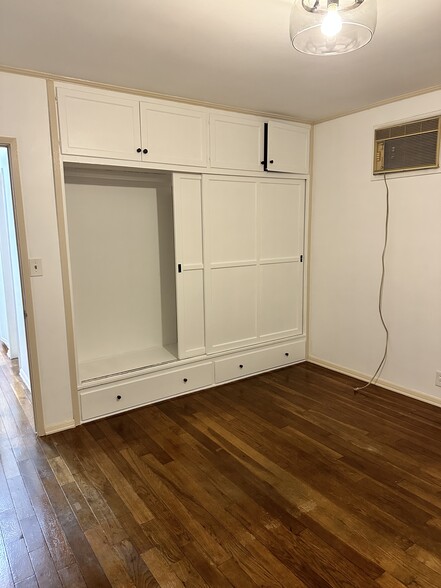 Bedroom - 4068 Lincoln Ave