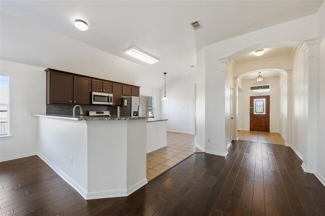 Building Photo - 3704 Pine Needle Cir