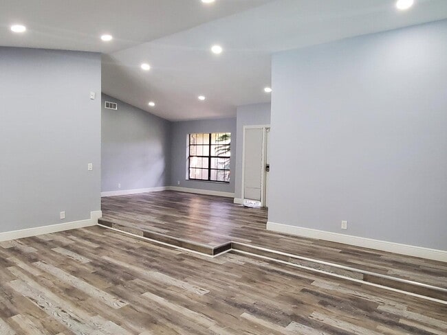Building Photo - 4497 Sugar Pine Dr