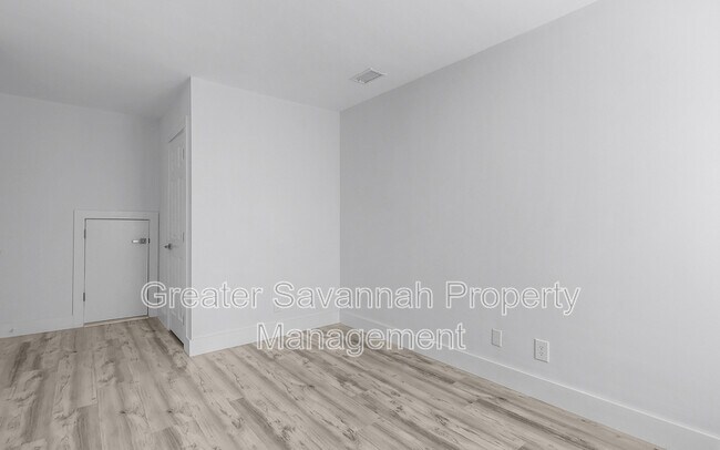 Building Photo - 11903 Apache Ave
