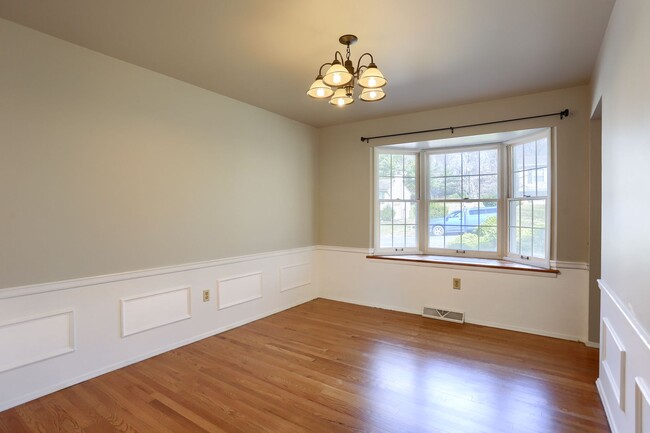 Building Photo - 332 Deerfield Rd