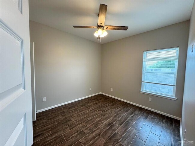 Building Photo - 1612 Canelo Dr