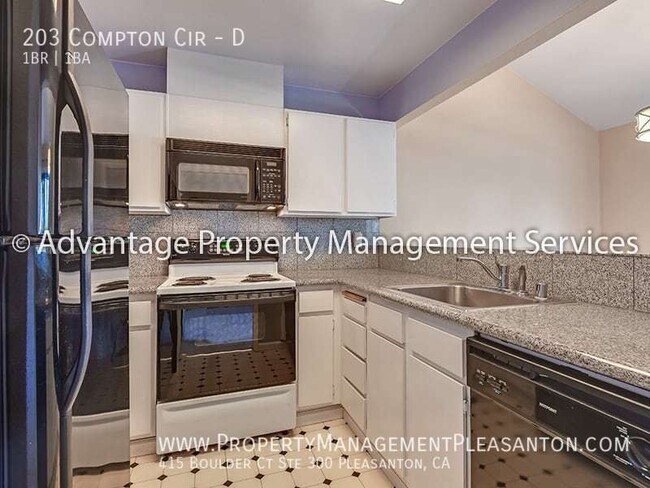 Building Photo - 203 Compton Cir