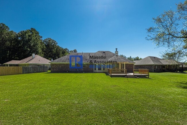 Building Photo - 3 Bed/2 Bath Home in Pearl
