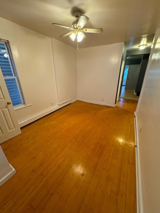 Building Photo - 150 S 13th Ave