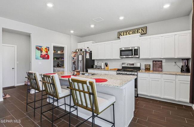 Building Photo - 13852 Paseo De La Luna Ave