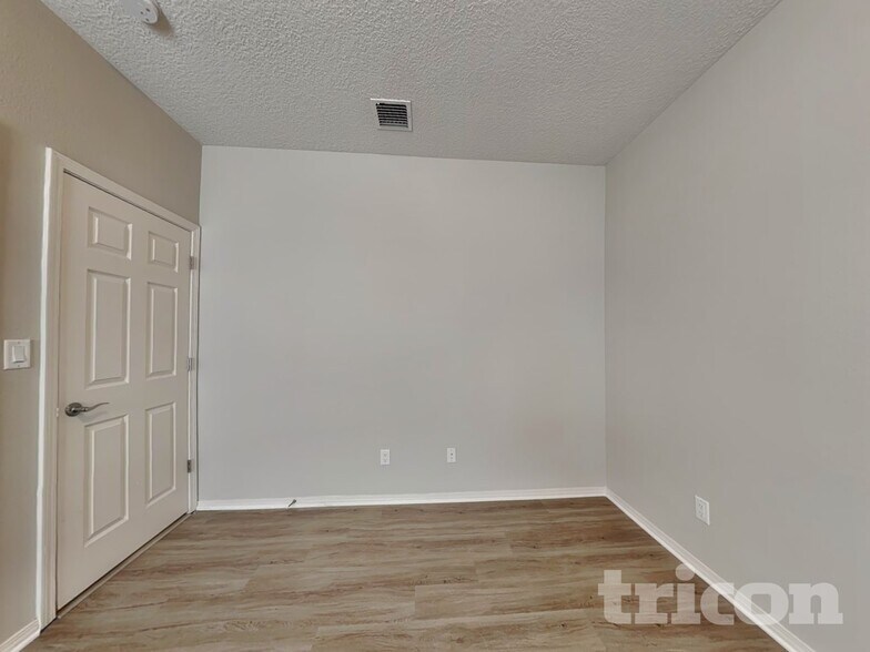 Building Photo - 7033 Mountain Hawk Loop NE