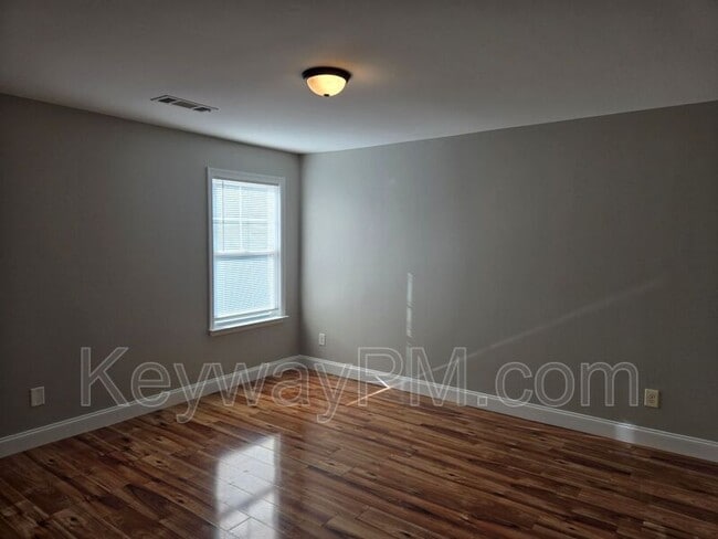 Building Photo - 716 Herrington Dr