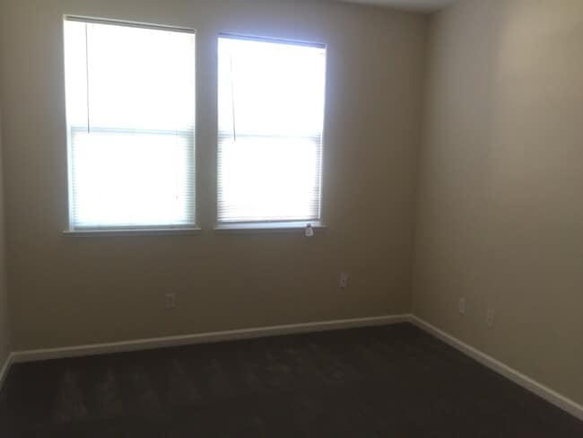 Building Photo - 772 Montecito Ct