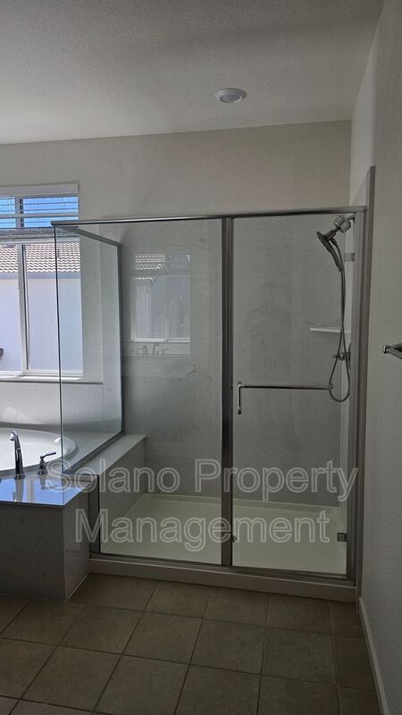 Building Photo - 1317 Essence Ln