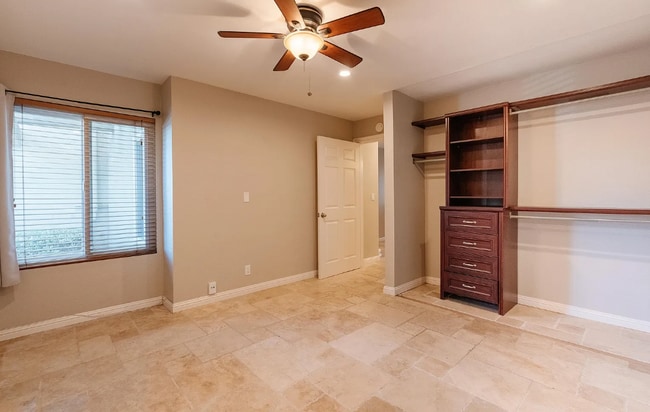 Building Photo - 13754 Mango Dr