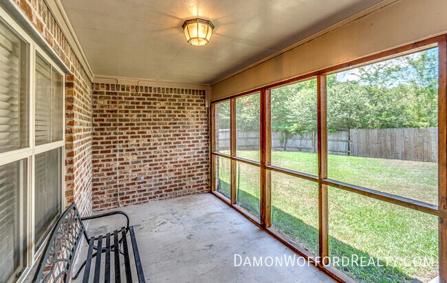 Building Photo - 117 Millhouse Drive