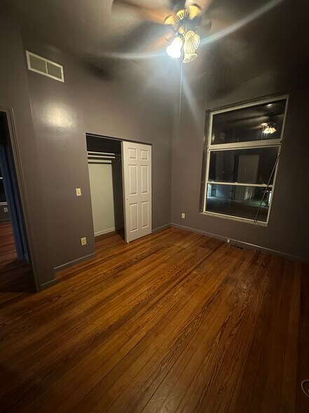 Building Photo - 998 IL-96