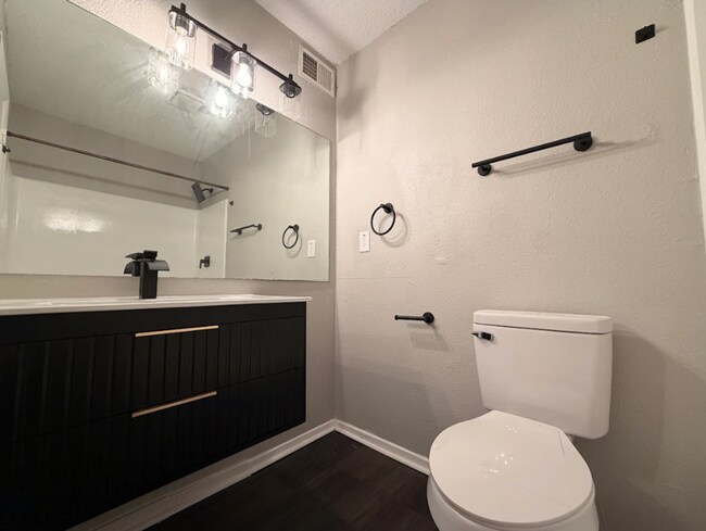 Building Photo - 2 Bed and 2 Bath in Norcross! Get 50% OFF your FIRST MONTH RENT!