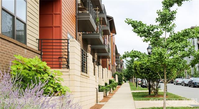 Building Photo - 1310 Iris Dr