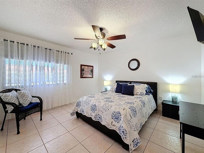 Building Photo - 9981 Eagles Point Cir