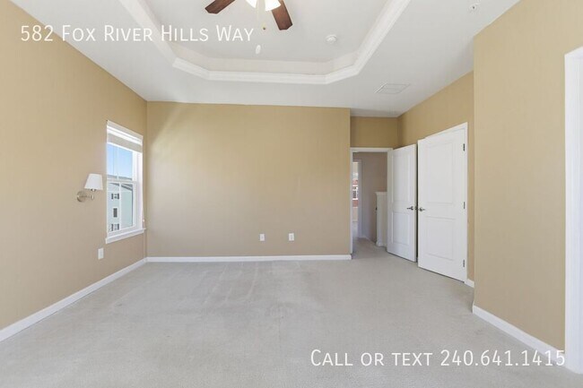 Building Photo - 582 Fox River Hills Way