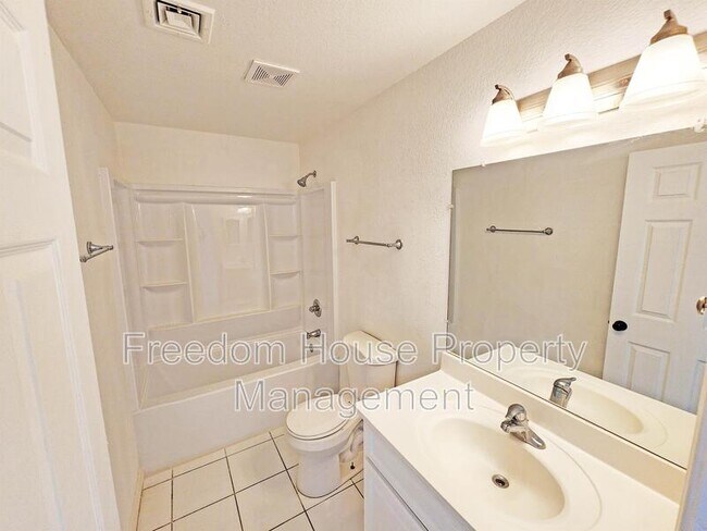 Building Photo - 1821 Pershing Ave