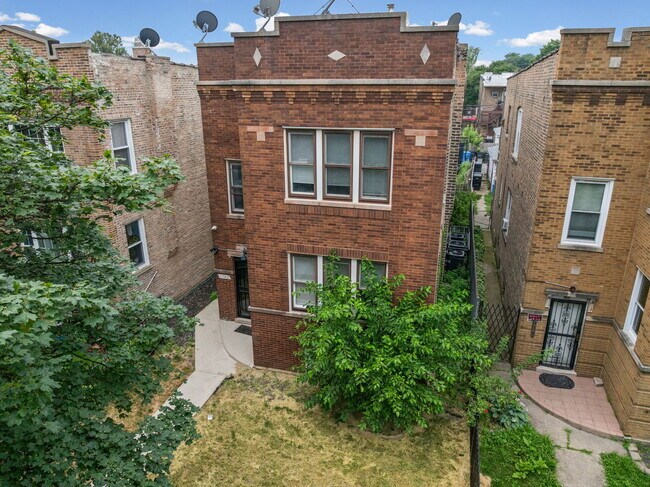 Building Photo - 1742 N Mayfield Ave