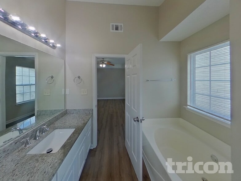 Building Photo - 4875 Larkspur Ln