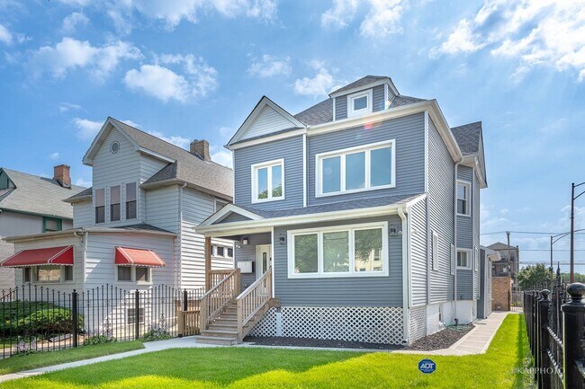 Building Photo - 5855 S Indiana Ave