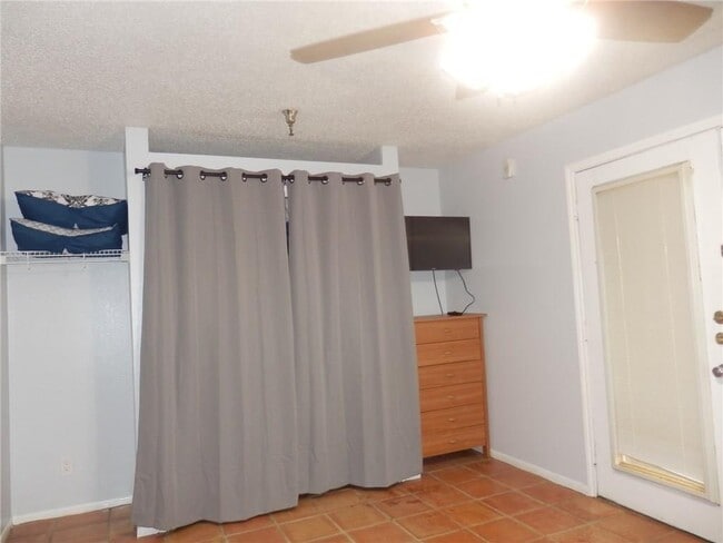 Building Photo - 14825 Windward Dr