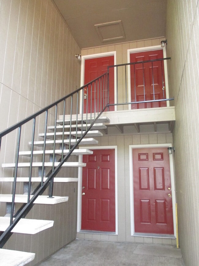 Building Photo - 3351 Willow Ct SE