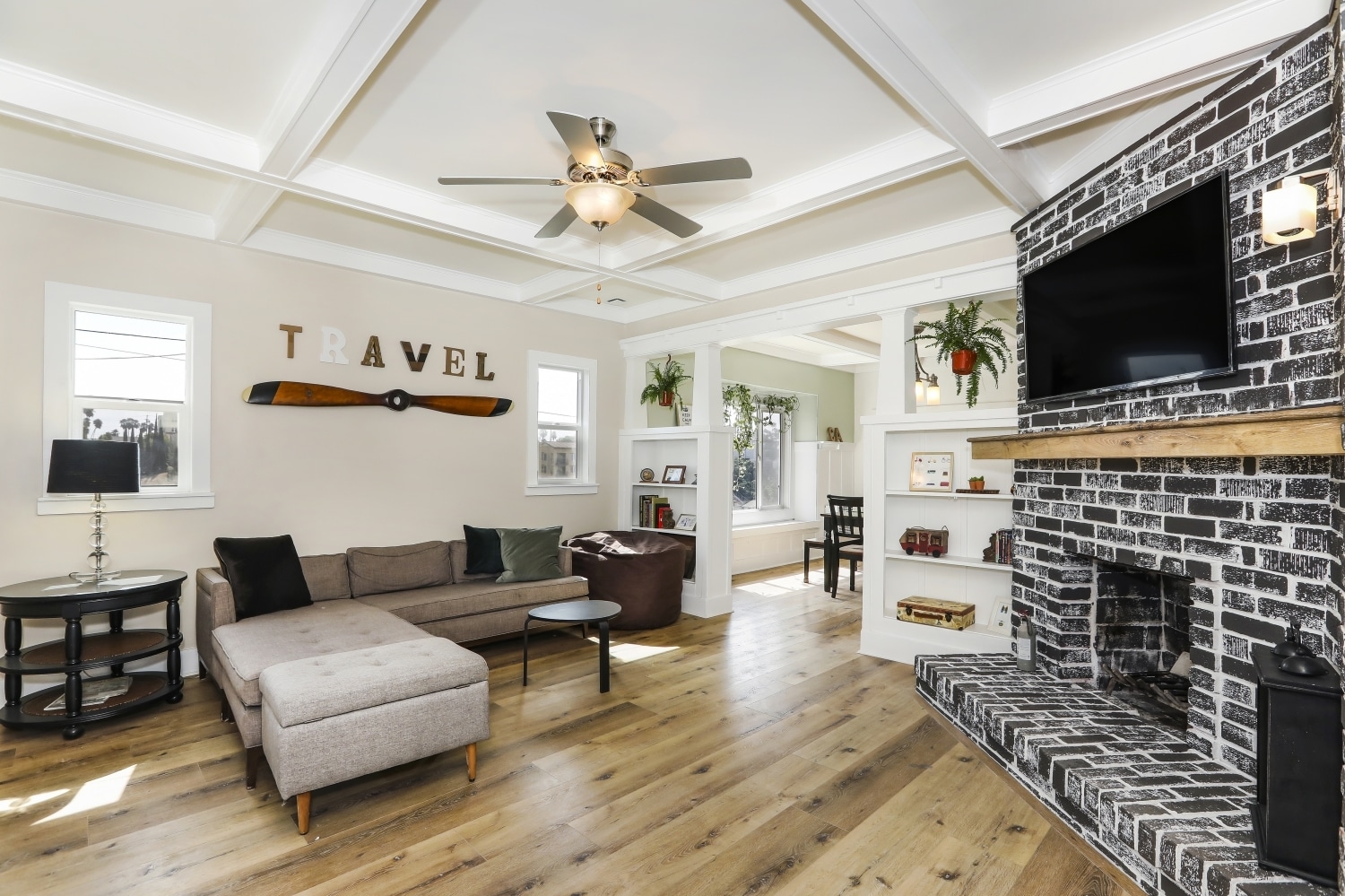 Building Photo - 3220 E 6th St