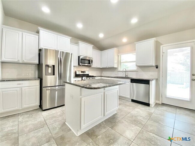 Building Photo - 308 Chalk Knob Mnr