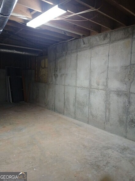 Building Photo - 4761 Habersham Way SE