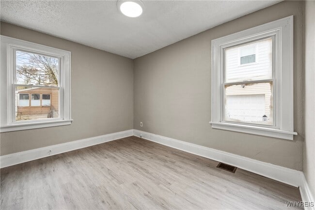 Building Photo - 2615 Genesee St